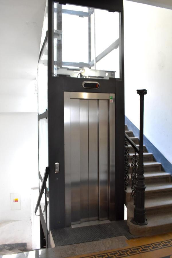 New Central Rooftop With Private Wellness, Sauna & Whirlpool Bath Прага Екстериор снимка